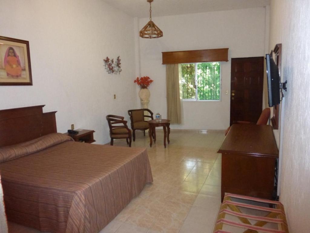 קוארנבאקאבה Hotel Bajo El Volcan מראה חיצוני תמונה